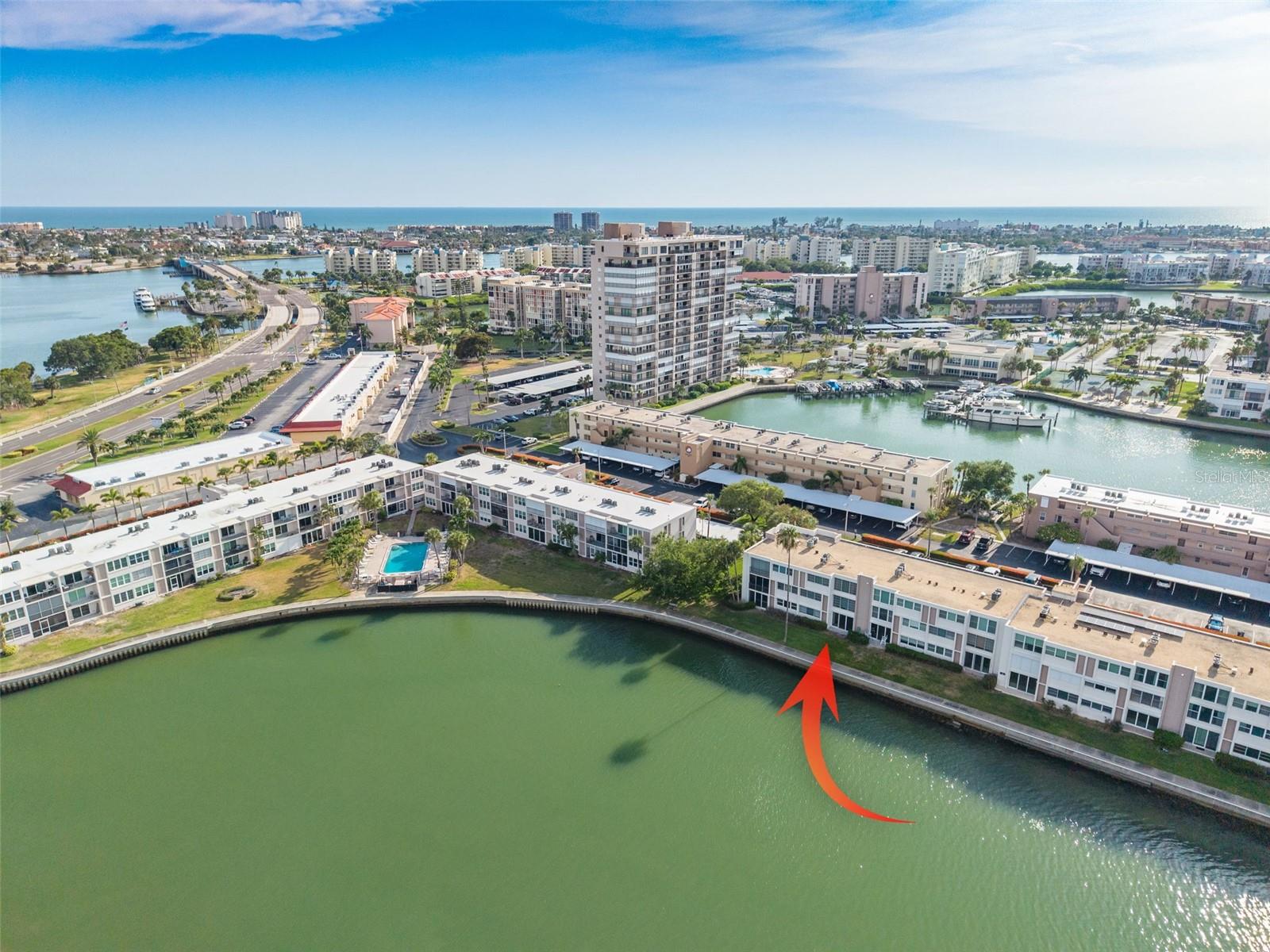 7425 Bay Island Dr S #107, St Petersburg, FL 33707