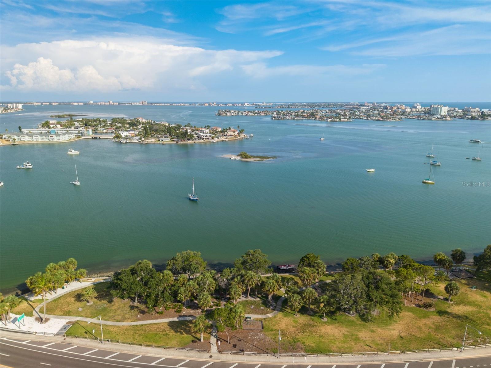 7425 Bay Island Dr S #107, St Petersburg, FL 33707