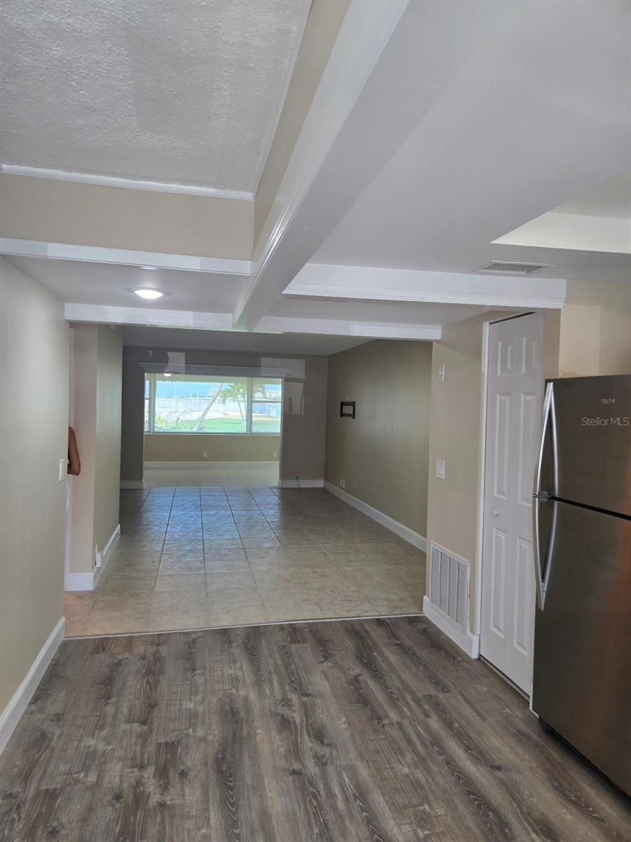 1868 Shore Dr S #102, South Pasadena, FL 33707