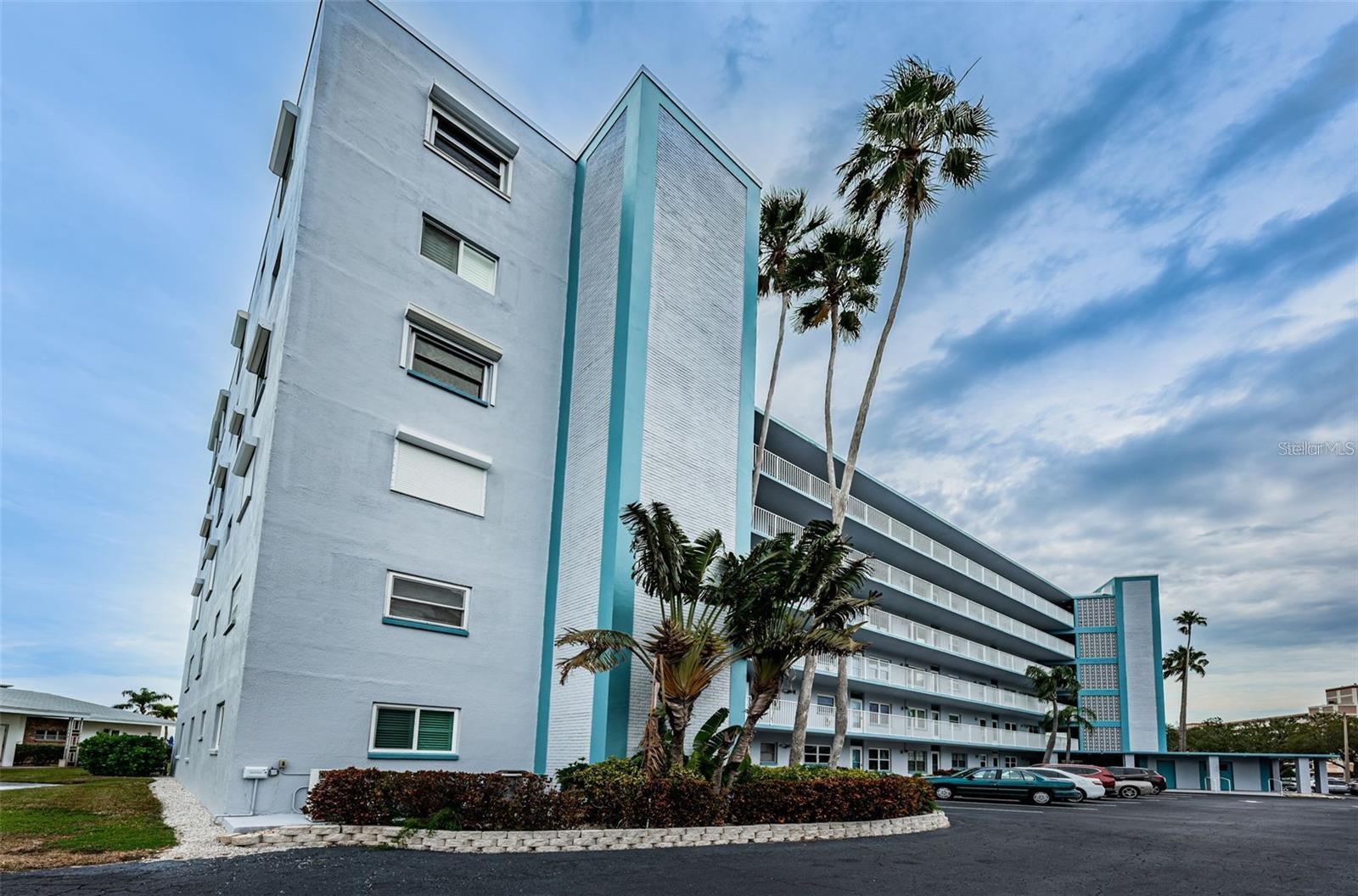 1868 Shore Dr S #102, South Pasadena, FL 33707