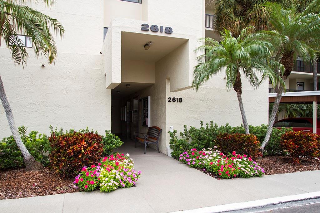 2618 Cove Cay Dr #109, Clearwater, FL 33760