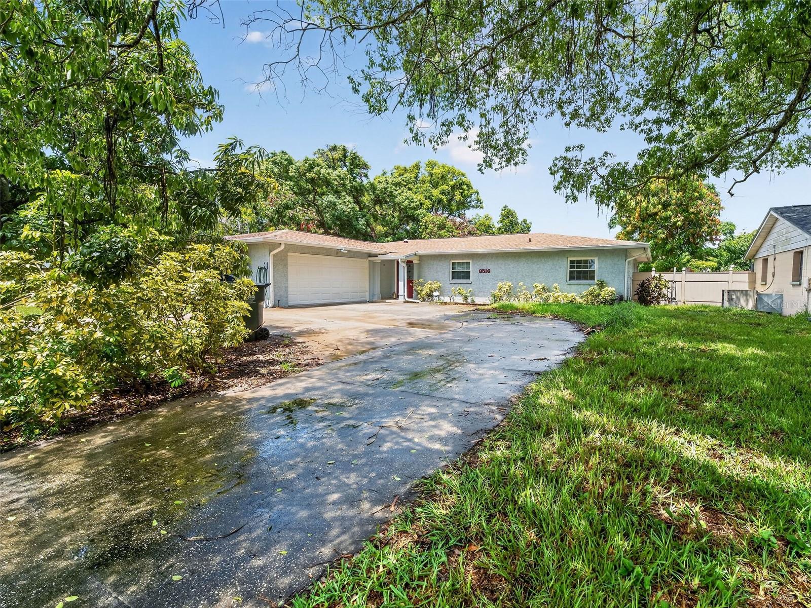 8516 Twin Lake Blvd, Tampa, FL 33614