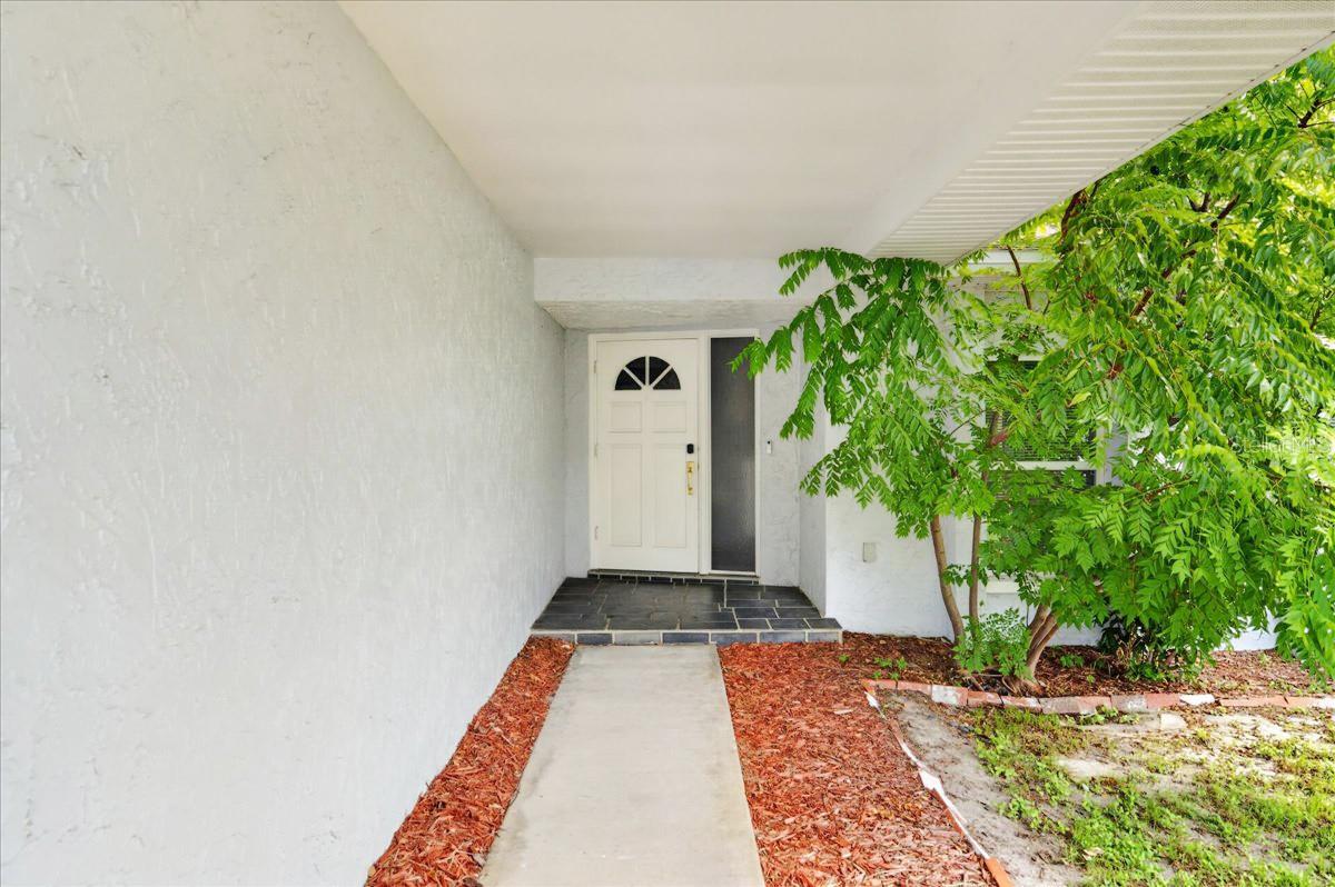 2964 Meadow Oak Dr S, Clearwater, FL 33761