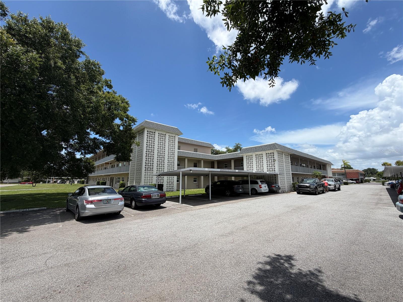 5725 12th Ave N #306D, St Petersburg, FL 33710