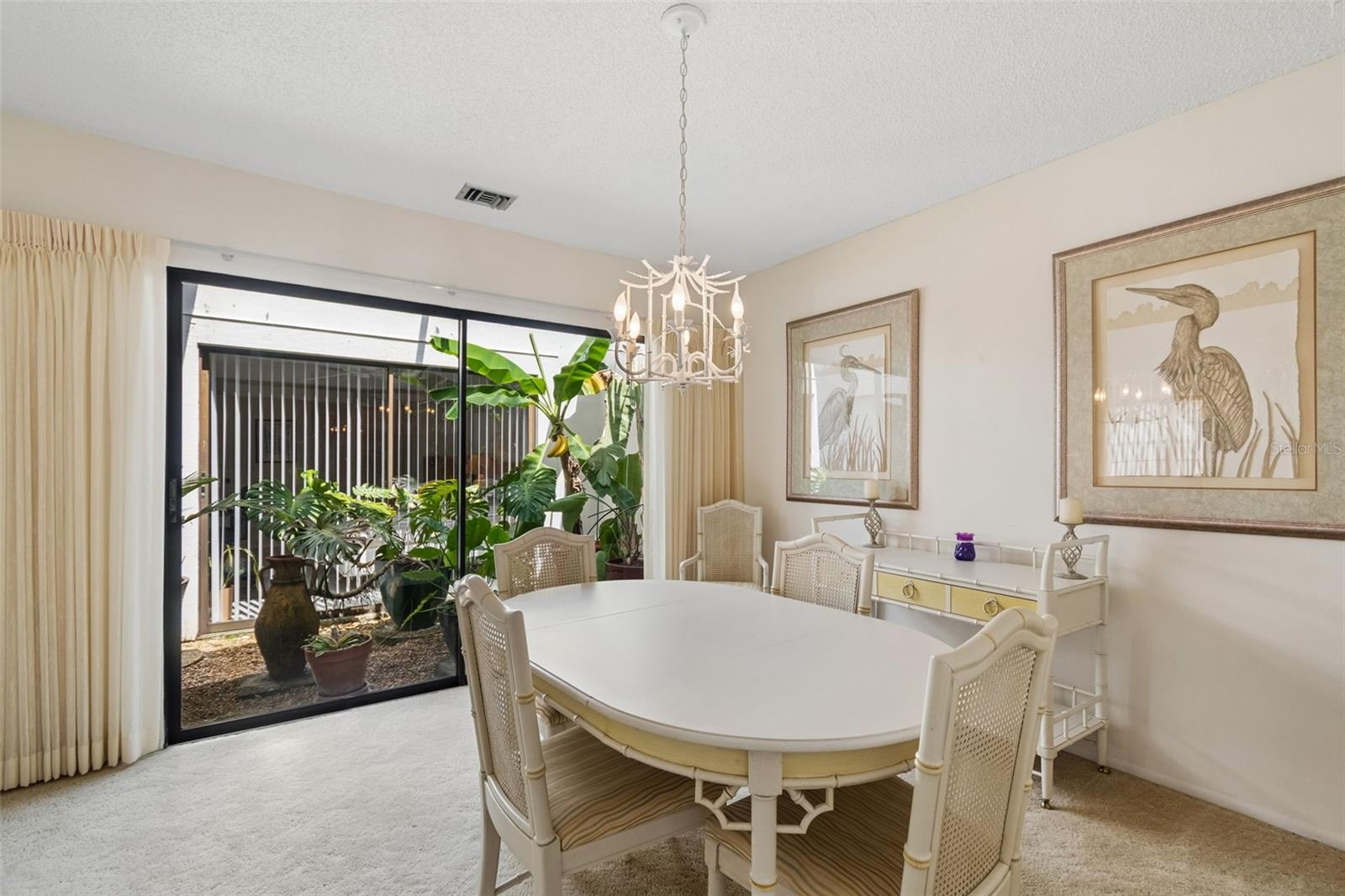 100 Lisa Ln, Oldsmar, FL 34677