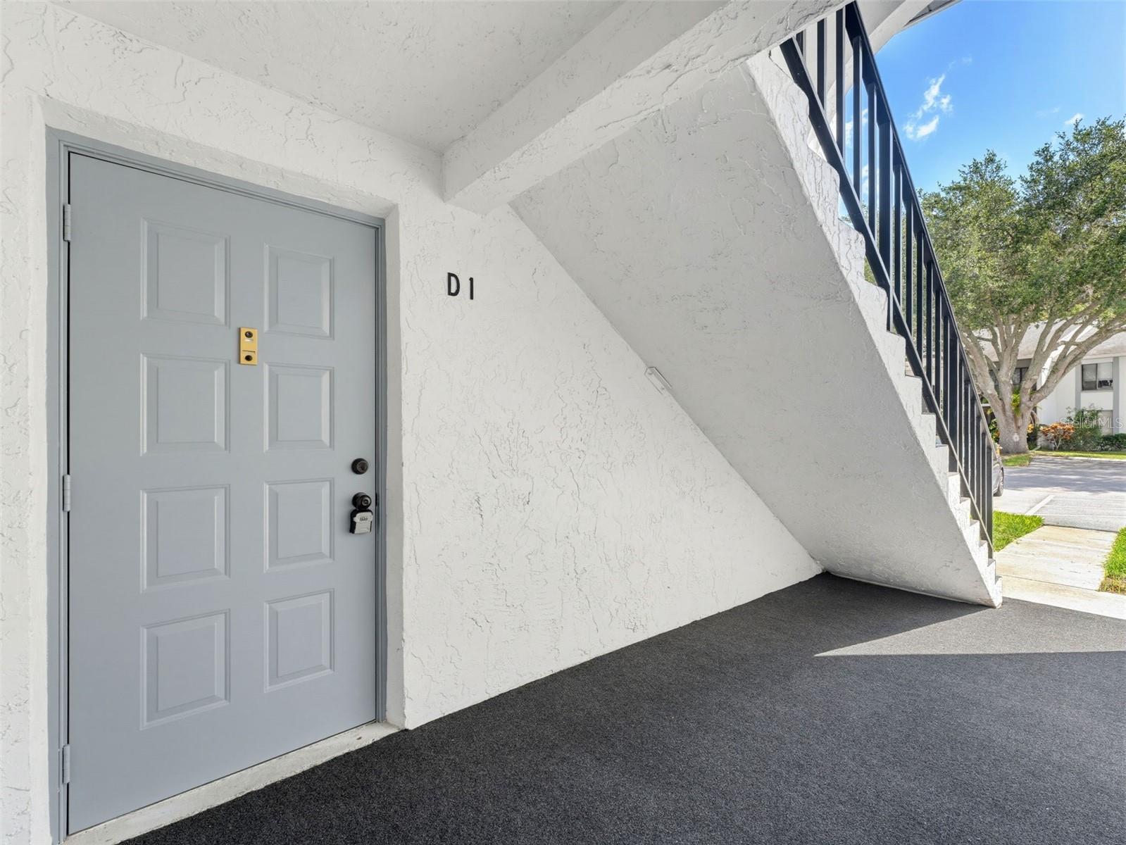 1261 Pine Ridge Cir W #D1, Tarpon Springs, FL 34688