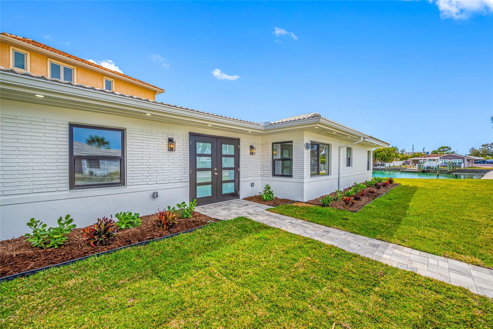 370 59th Ave, St Pete Beach, FL 33706