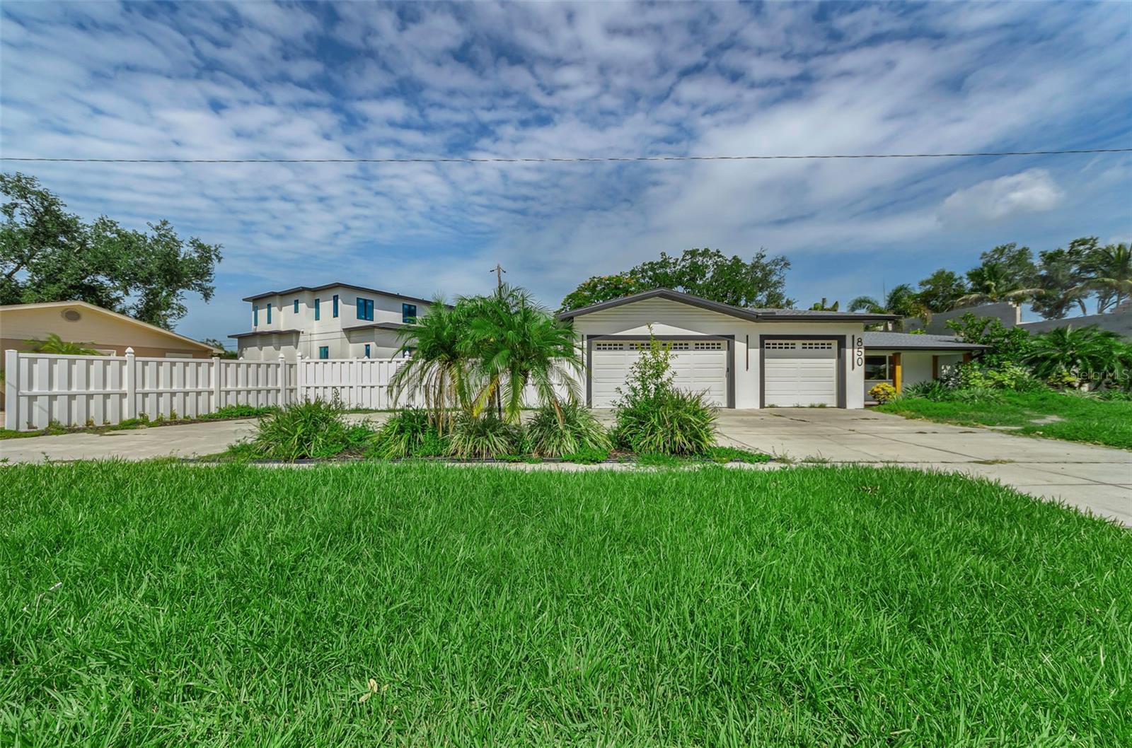 850 Rafael Blvd NE, St Petersburg, FL 33704