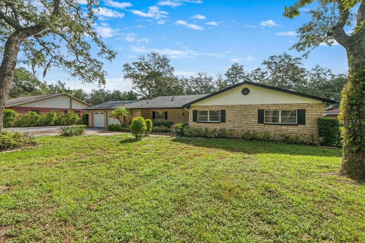 12301 N 53rd St, Temple Terrace, FL 33617