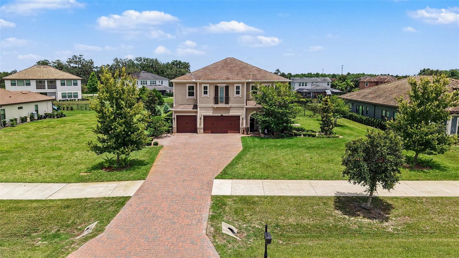 17823 Daisy Farm Dr, Lutz, FL 33559