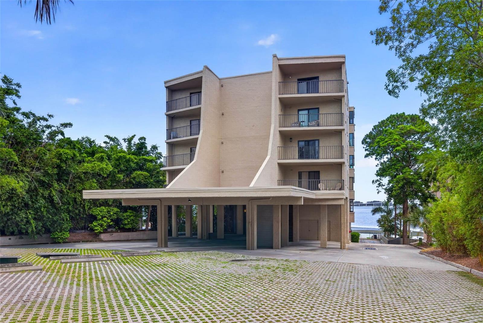 602 Lime Ave #101, Clearwater, FL 33756