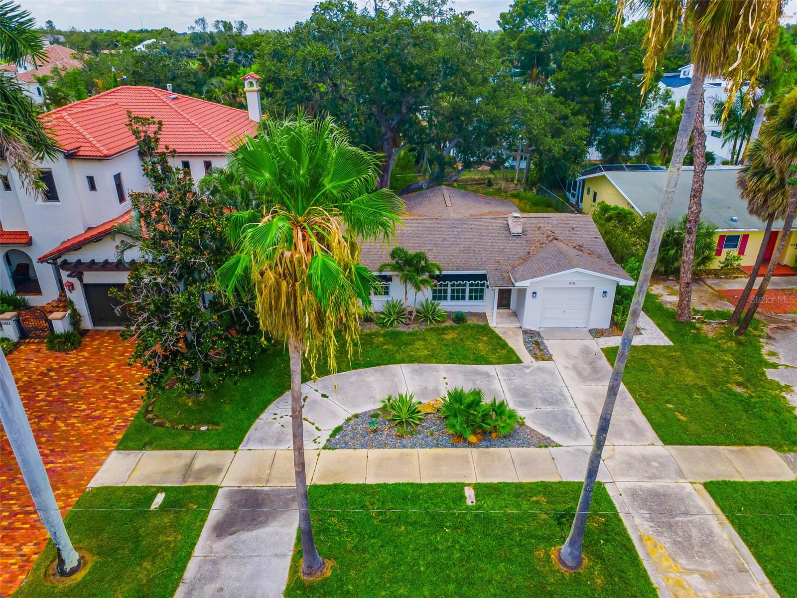 910 Snell Isle Blvd NE, St Petersburg, FL 33704