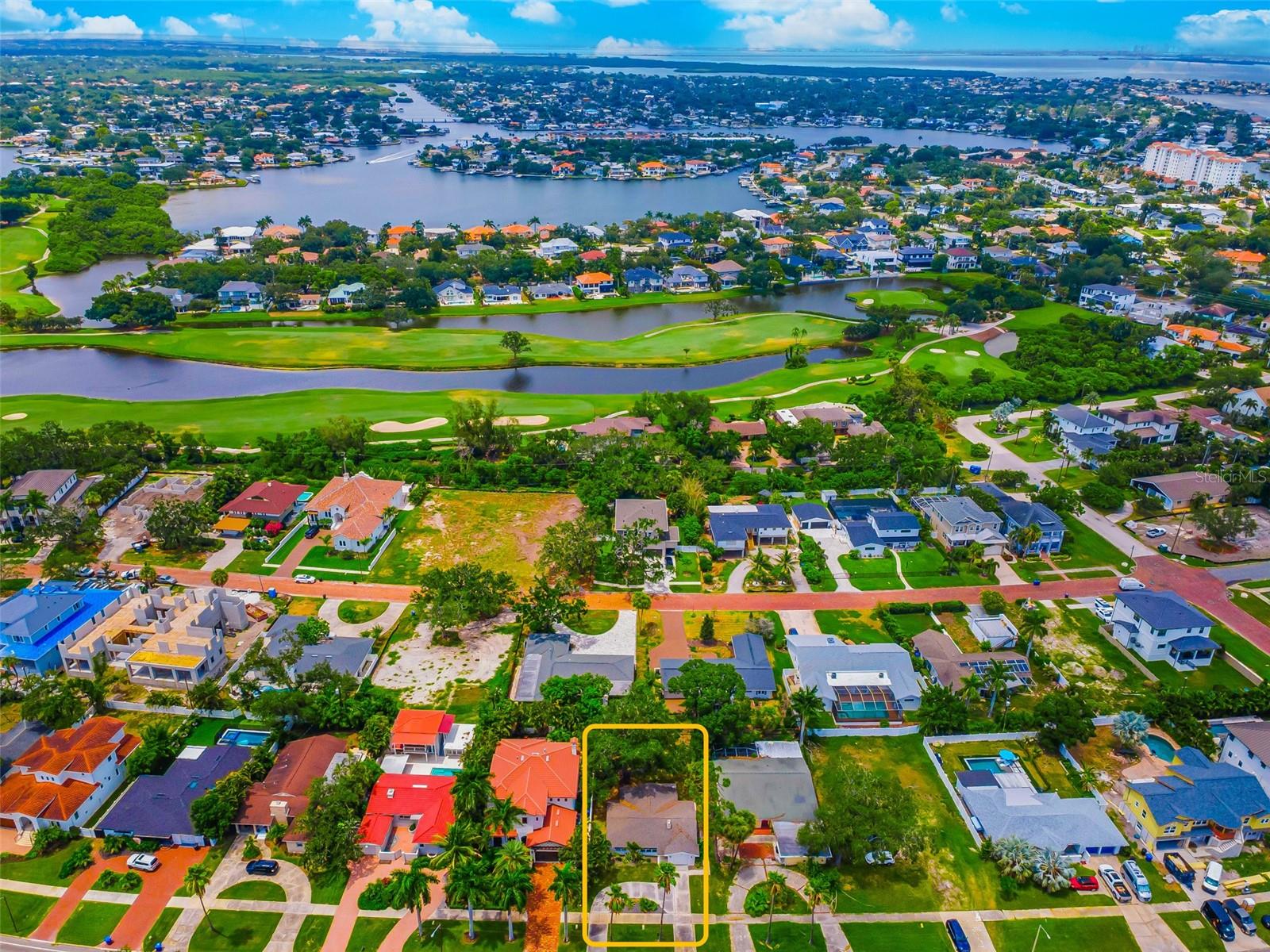 910 Snell Isle Blvd NE, St Petersburg, FL 33704