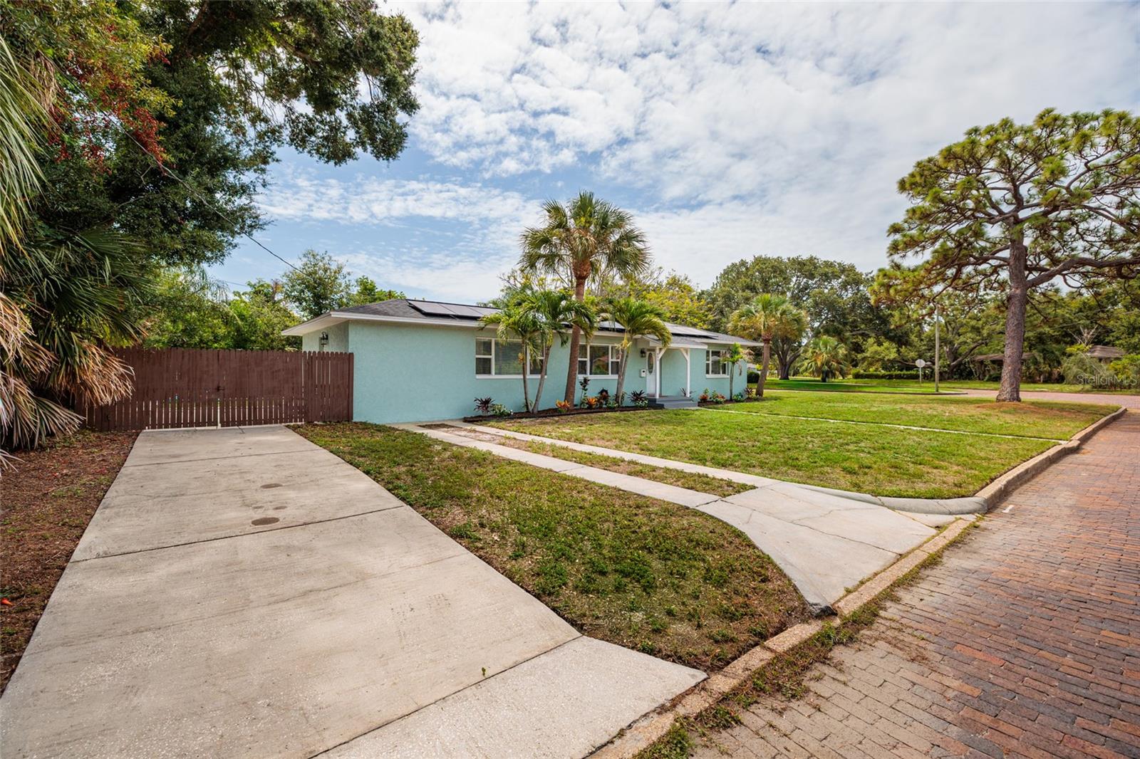801 61st St N, St Petersburg, FL 33710