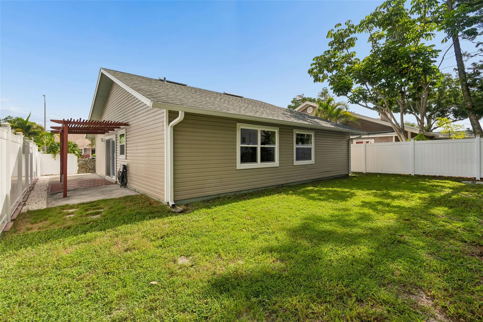 3134 Whispering Dr N, Largo, FL 33771