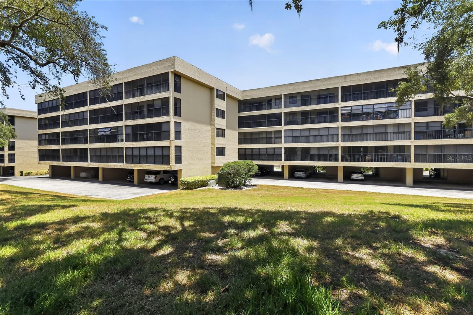 1724 Golfview Dr, Tarpon Springs, FL 34689