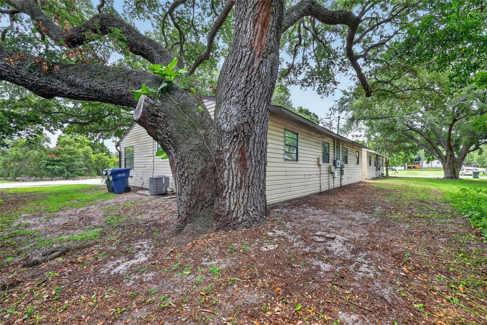 397 SW 2nd St, Largo, FL 33770