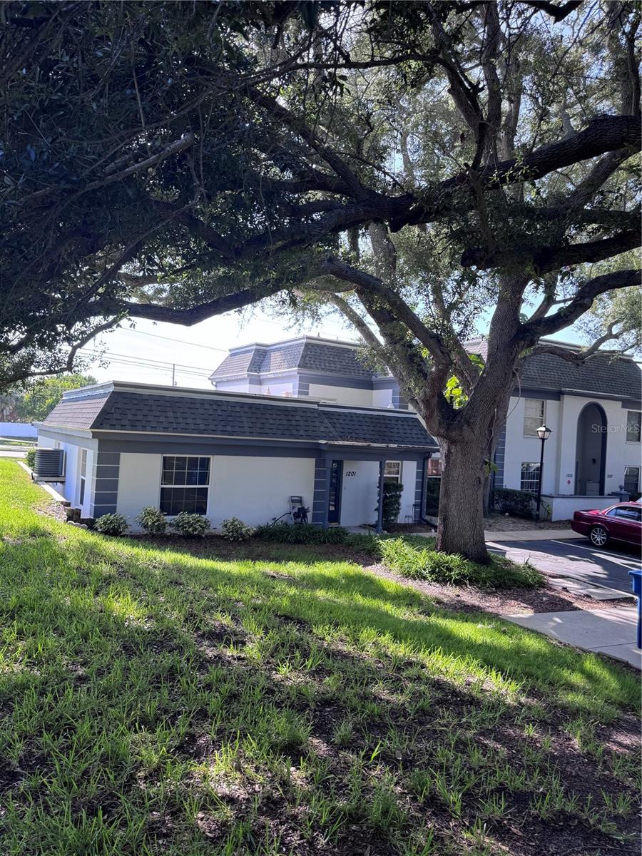 1201 N Mcmullen Booth Rd, Clearwater, FL 33759
