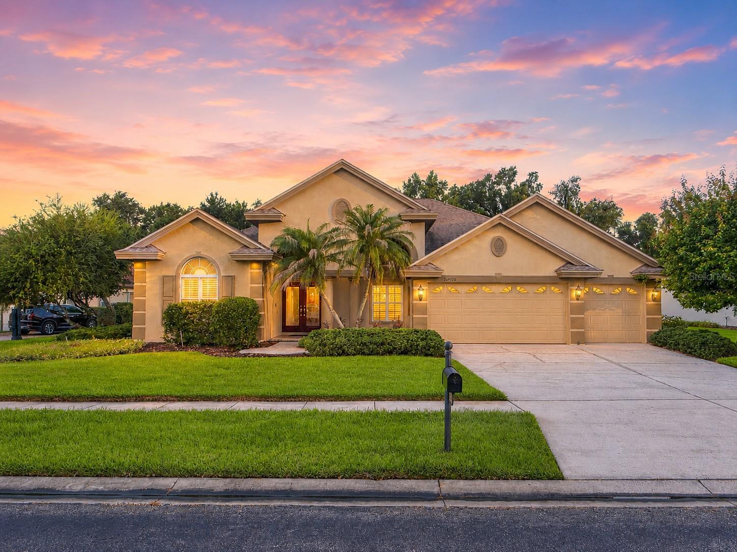26920 Winged Elm Dr, Wesley Chapel, FL 33544