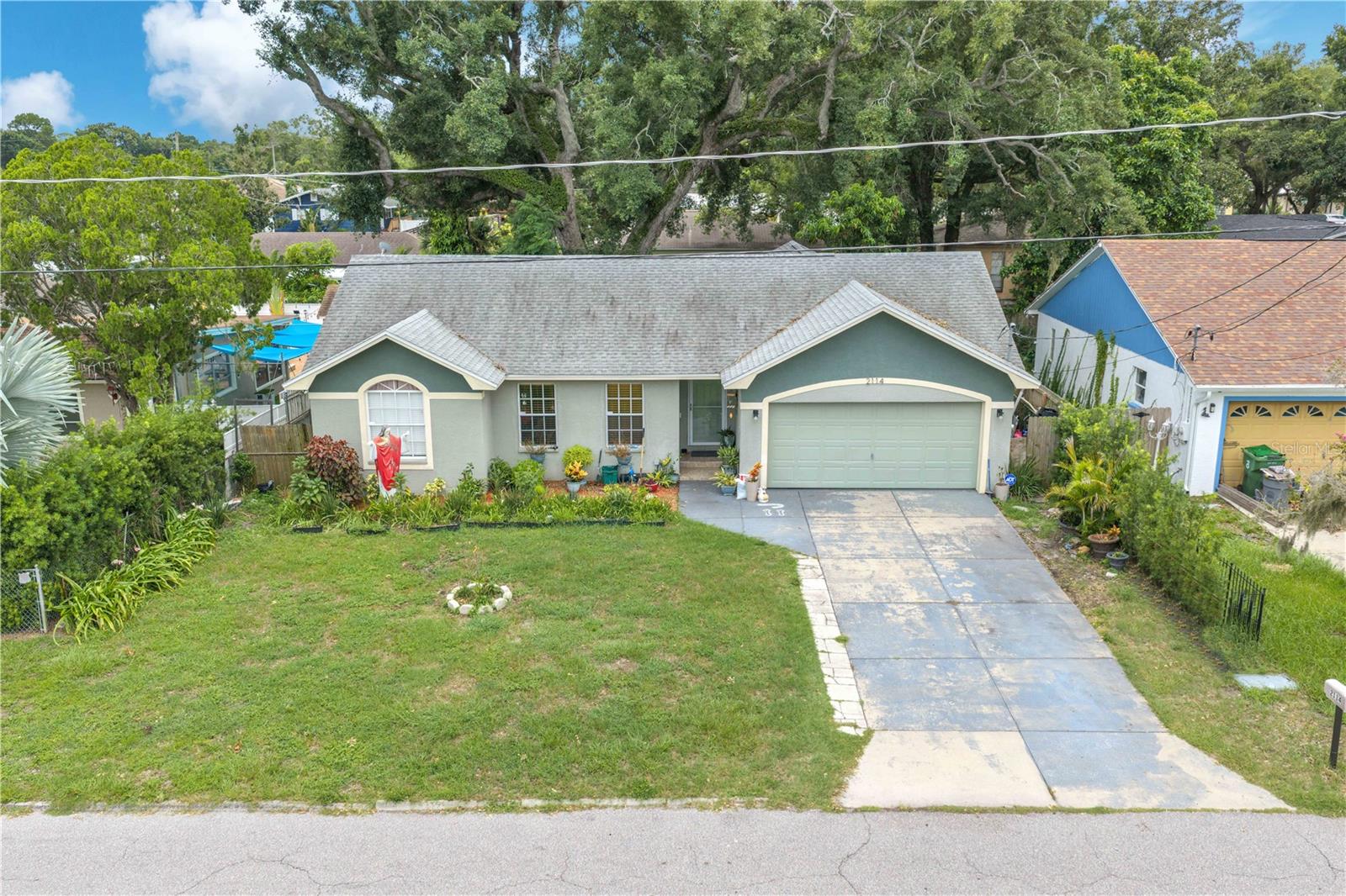 2114 W Hanna Ave, Tampa, FL 33604