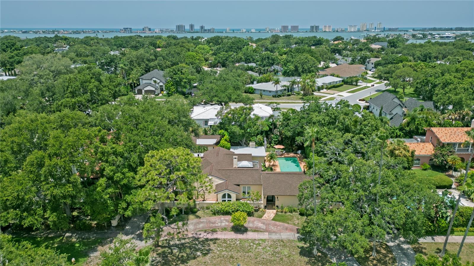 1330 Indian Rocks Rd, Belleair, FL 33756