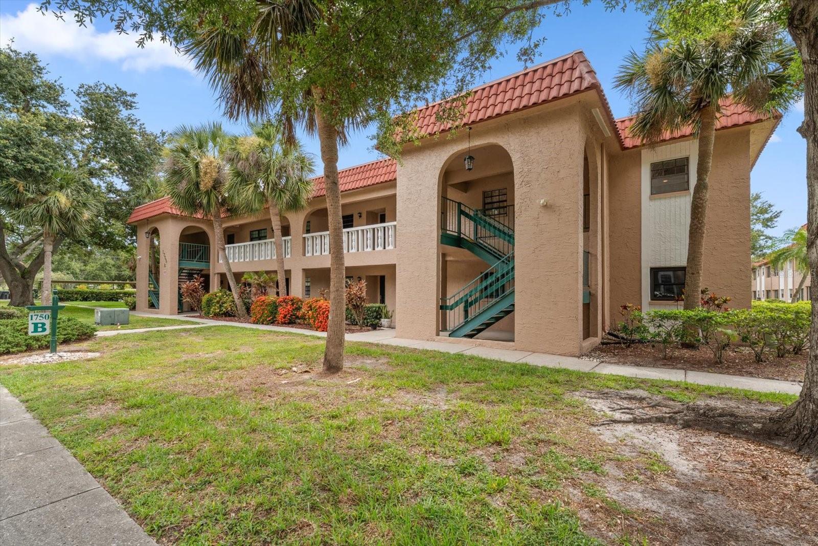 1750 Belleair Forest Dr #B8, Belleair, FL 33756