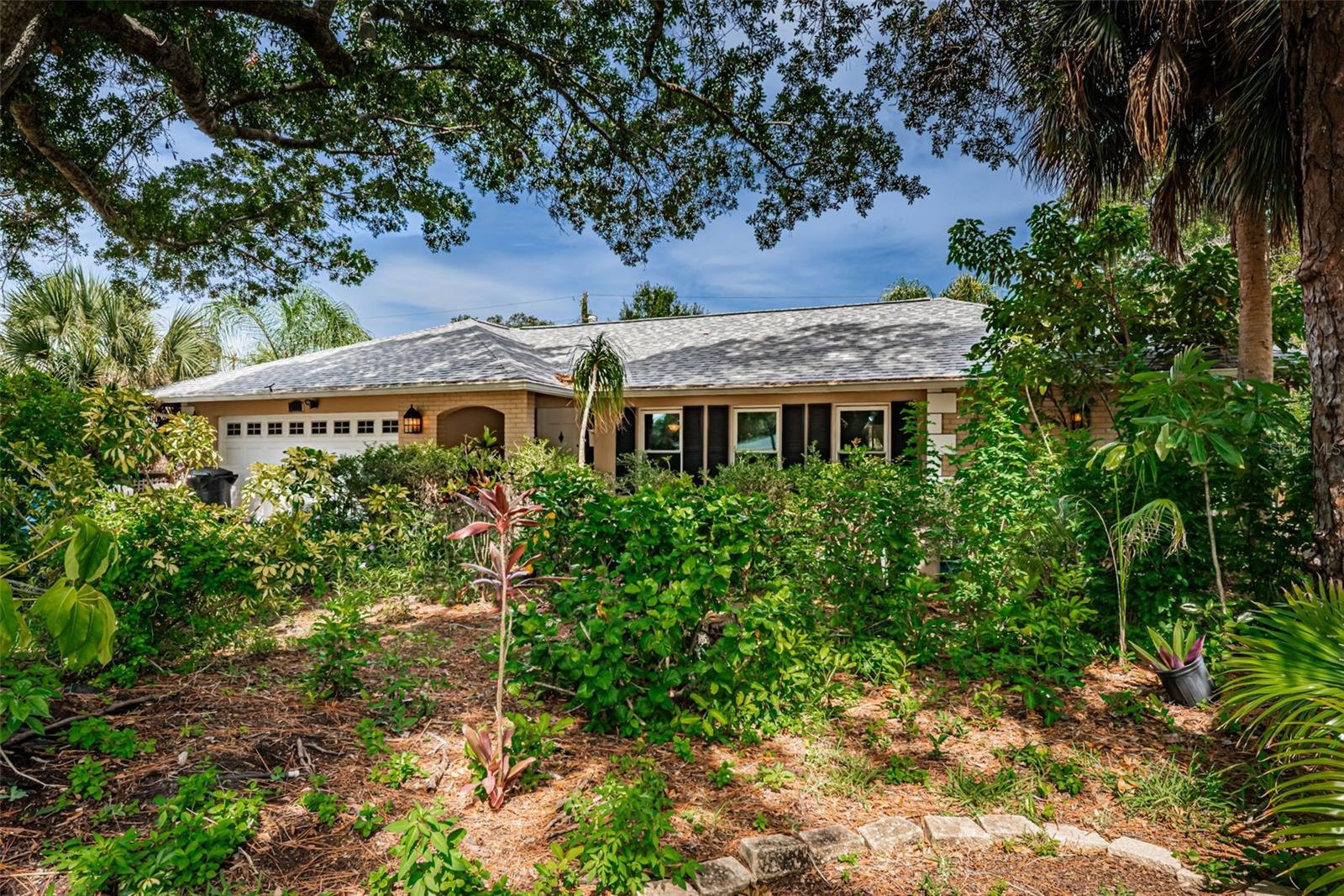 5230 Venetian Blvd NE, St Petersburg, FL 33703