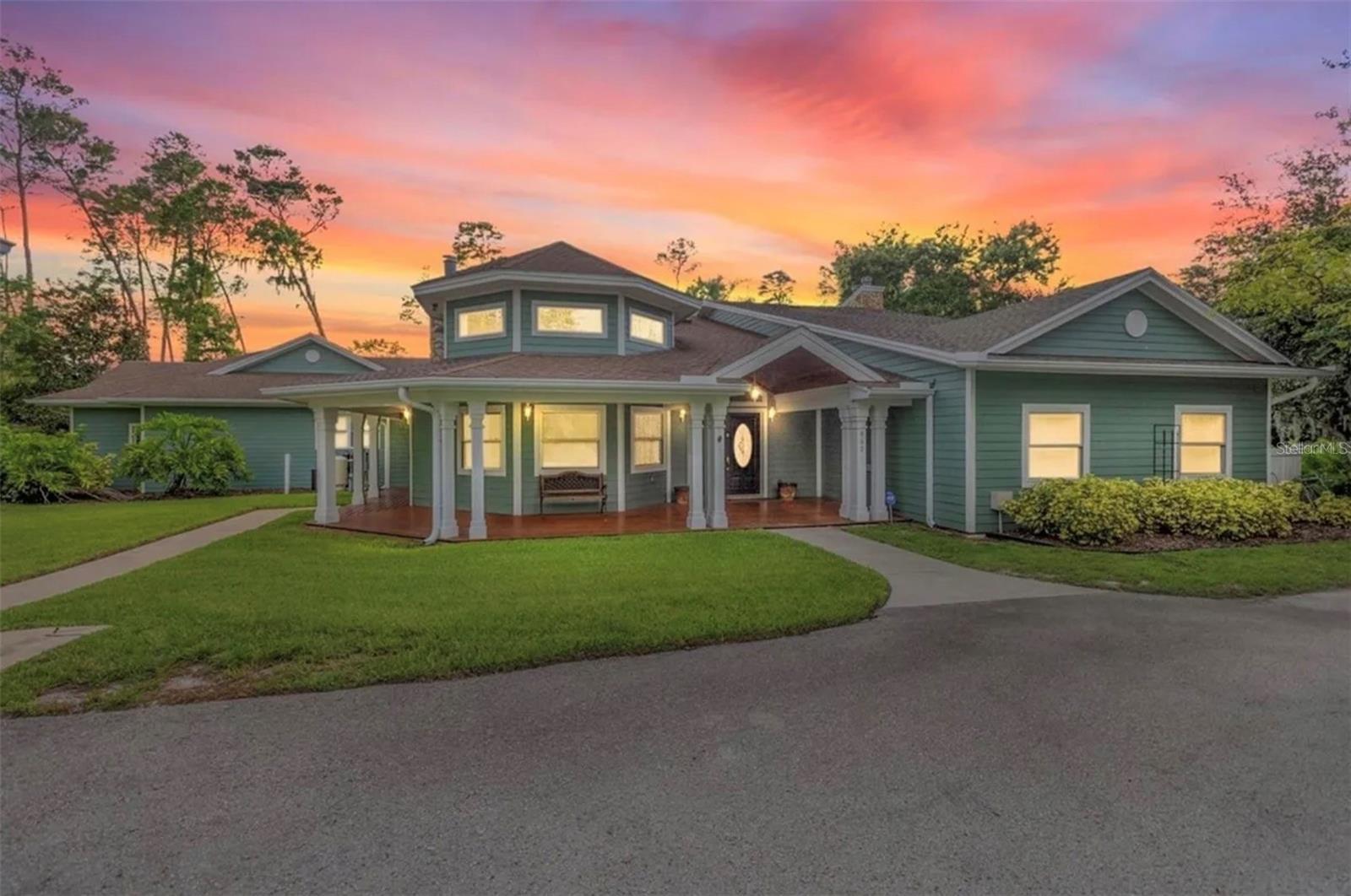 967 Pine Hill Rd, Palm Harbor, FL 34683