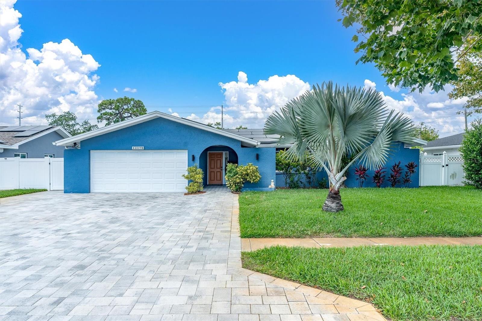 13179 Dorchester Dr, Seminole, FL 33776