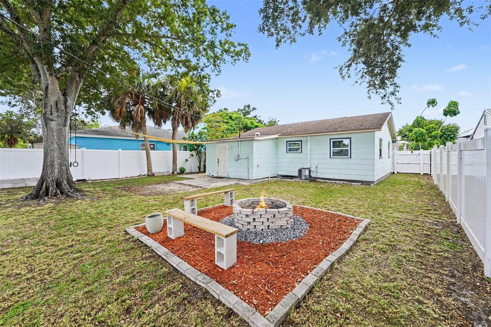 3719 39th St N, St Petersburg, FL 33713