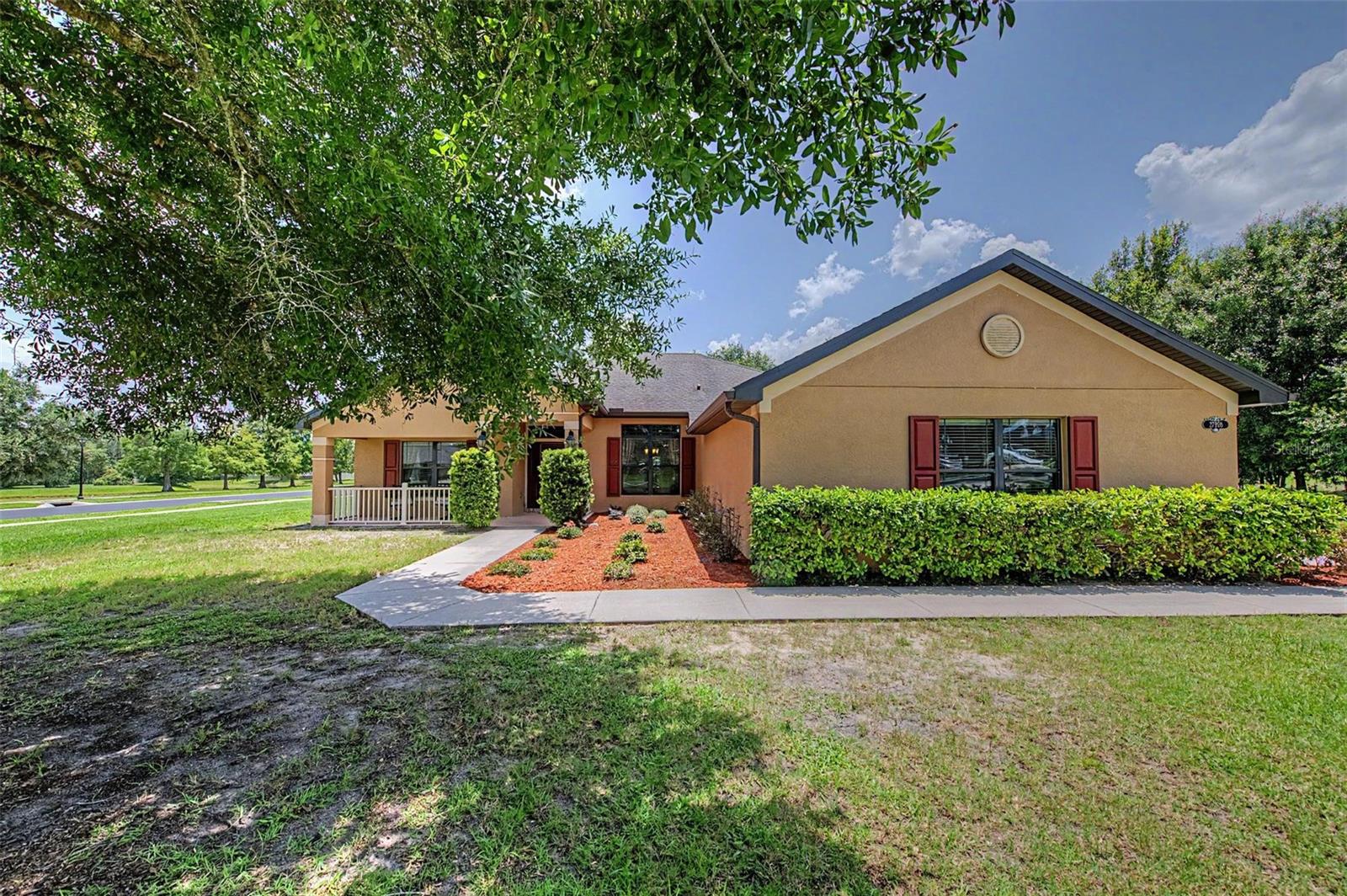 27928 Austin Woods Dr, Dade City, FL 33525