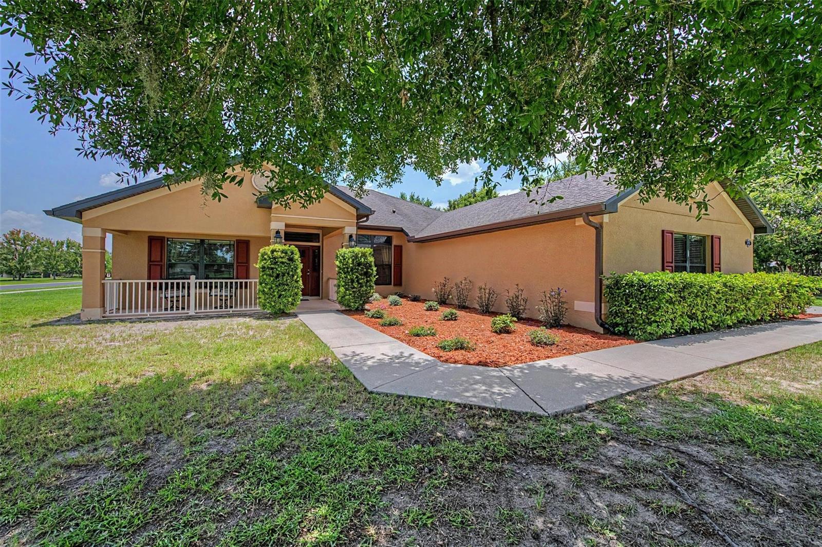 27928 Austin Woods Dr, Dade City, FL 33525