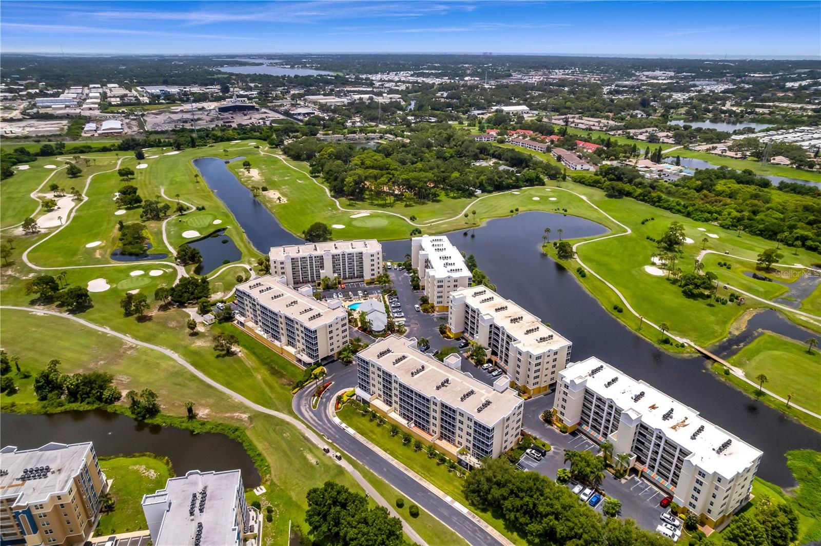 1200 Country Club Dr #1301, Largo, FL 33771