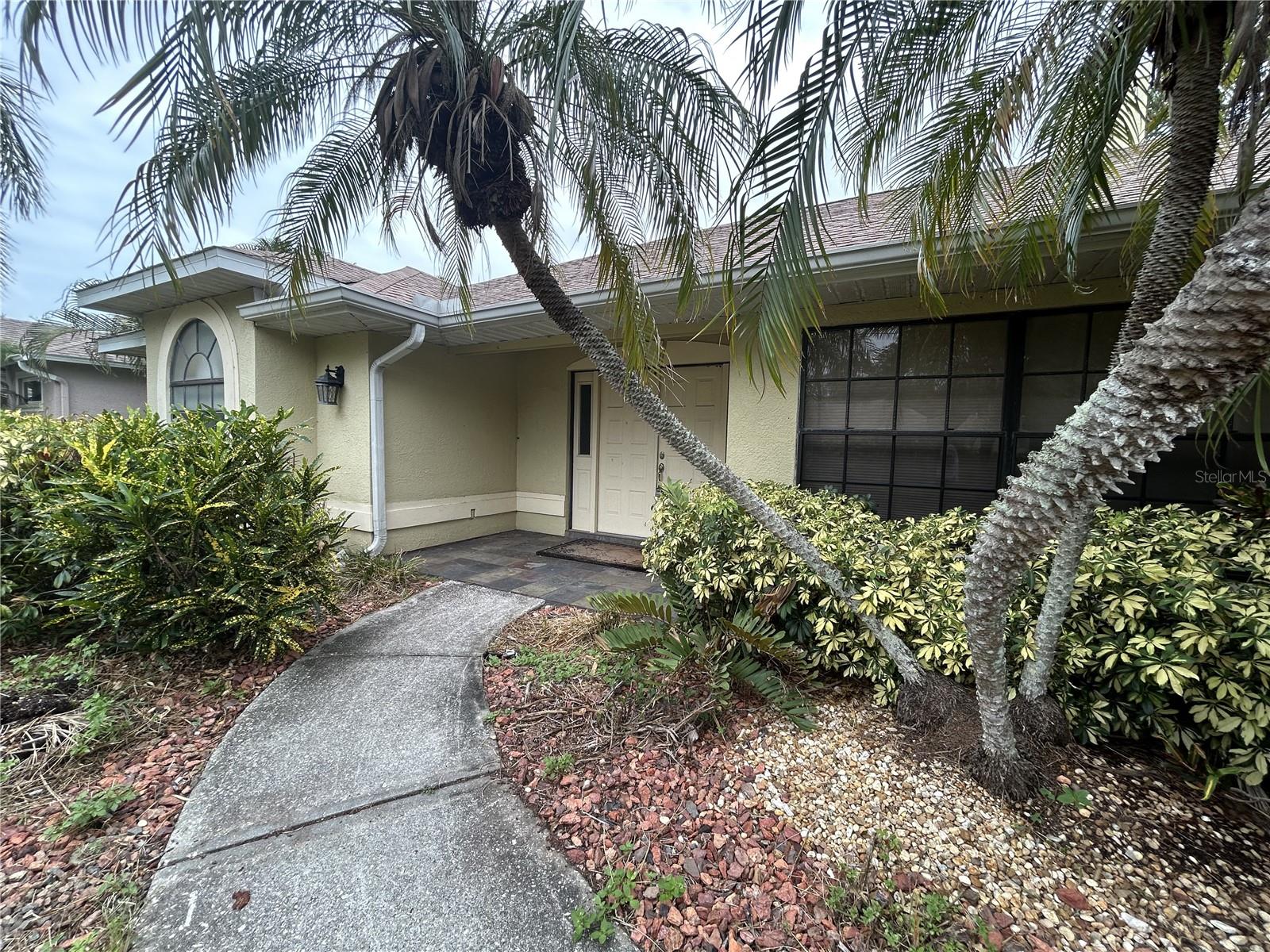 1612 Gulf Beach Blvd, Tarpon Springs, FL 34689