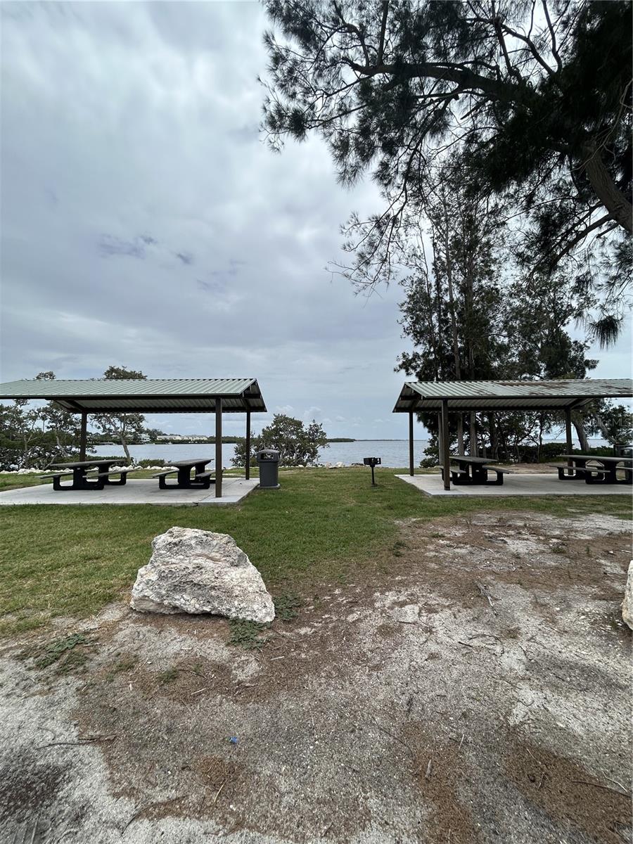 1612 Gulf Beach Blvd, Tarpon Springs, FL 34689