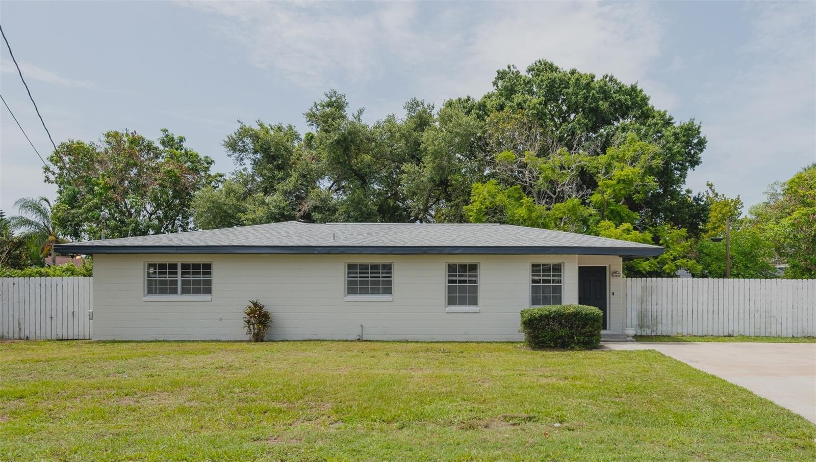 2421 Linsey St, Tampa, FL 33605