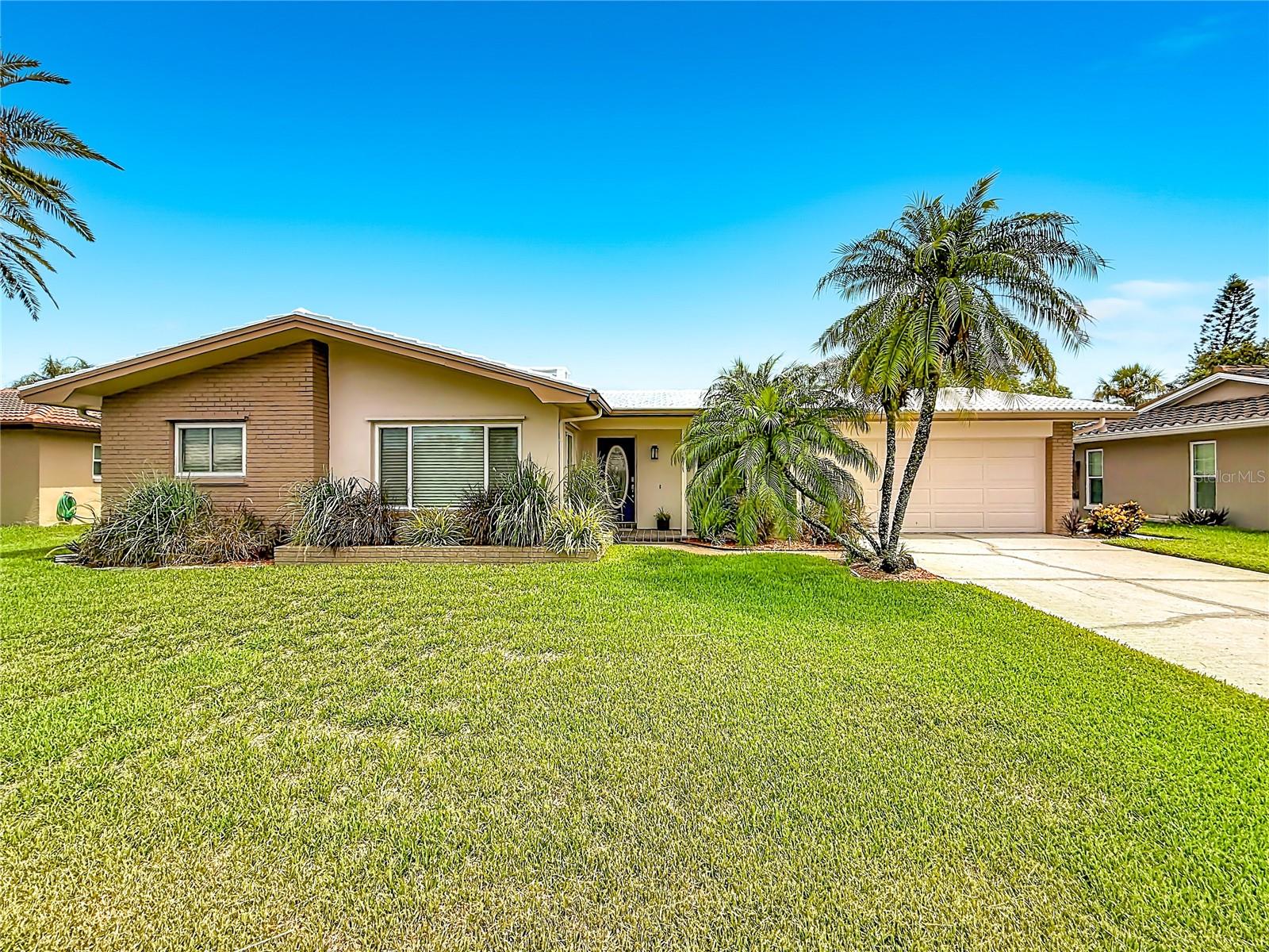 2178 Waterside Dr, Clearwater, FL 33764