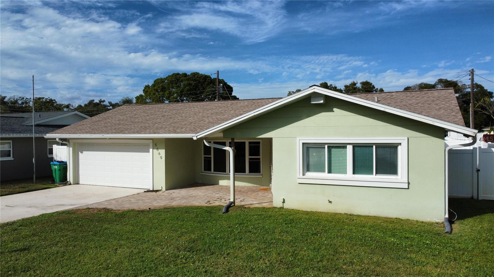 5669 45th Ave N, Kenneth City, FL 33709
