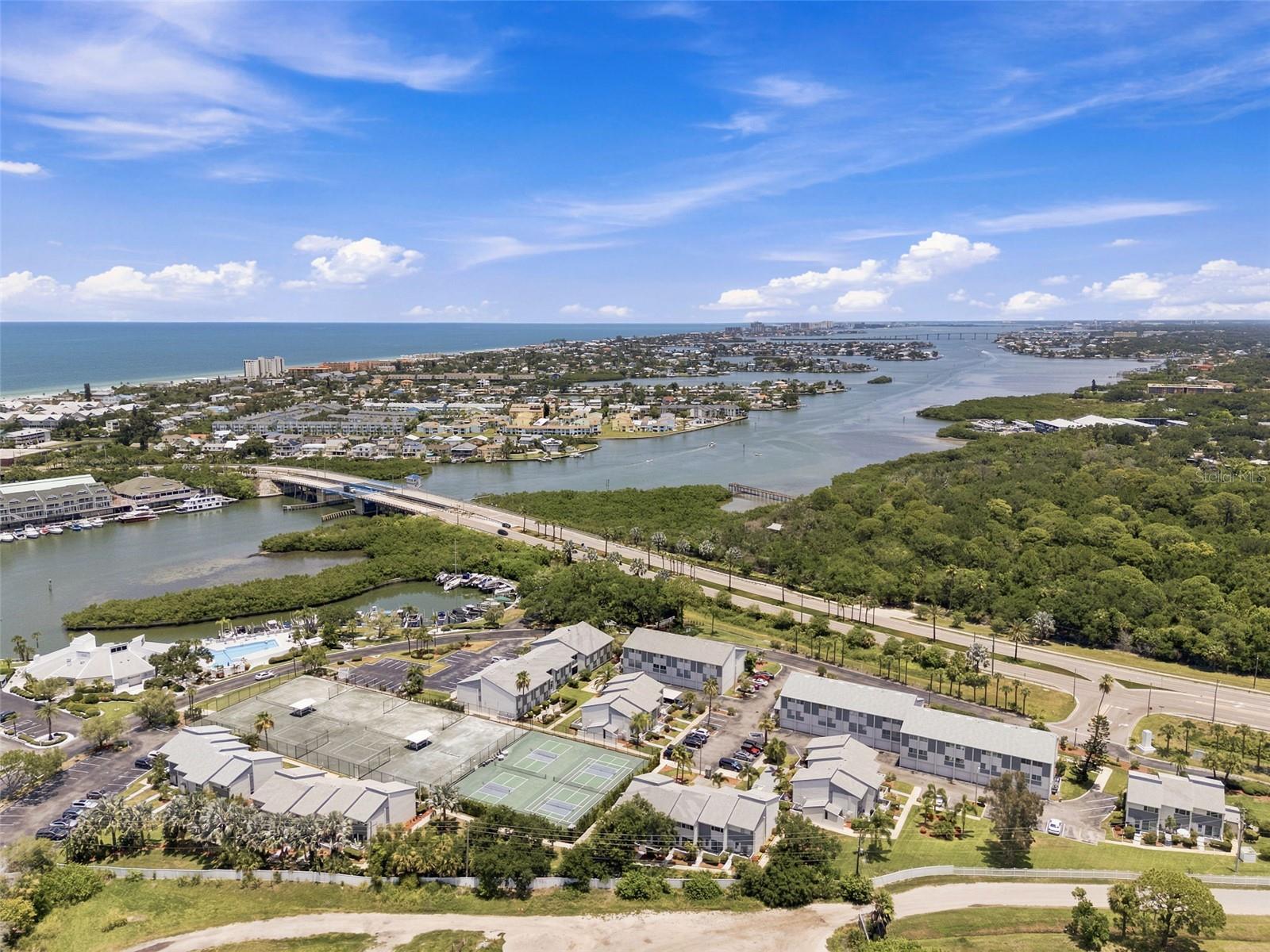 14800 Walsingham Rd #702, Largo, FL 33774
