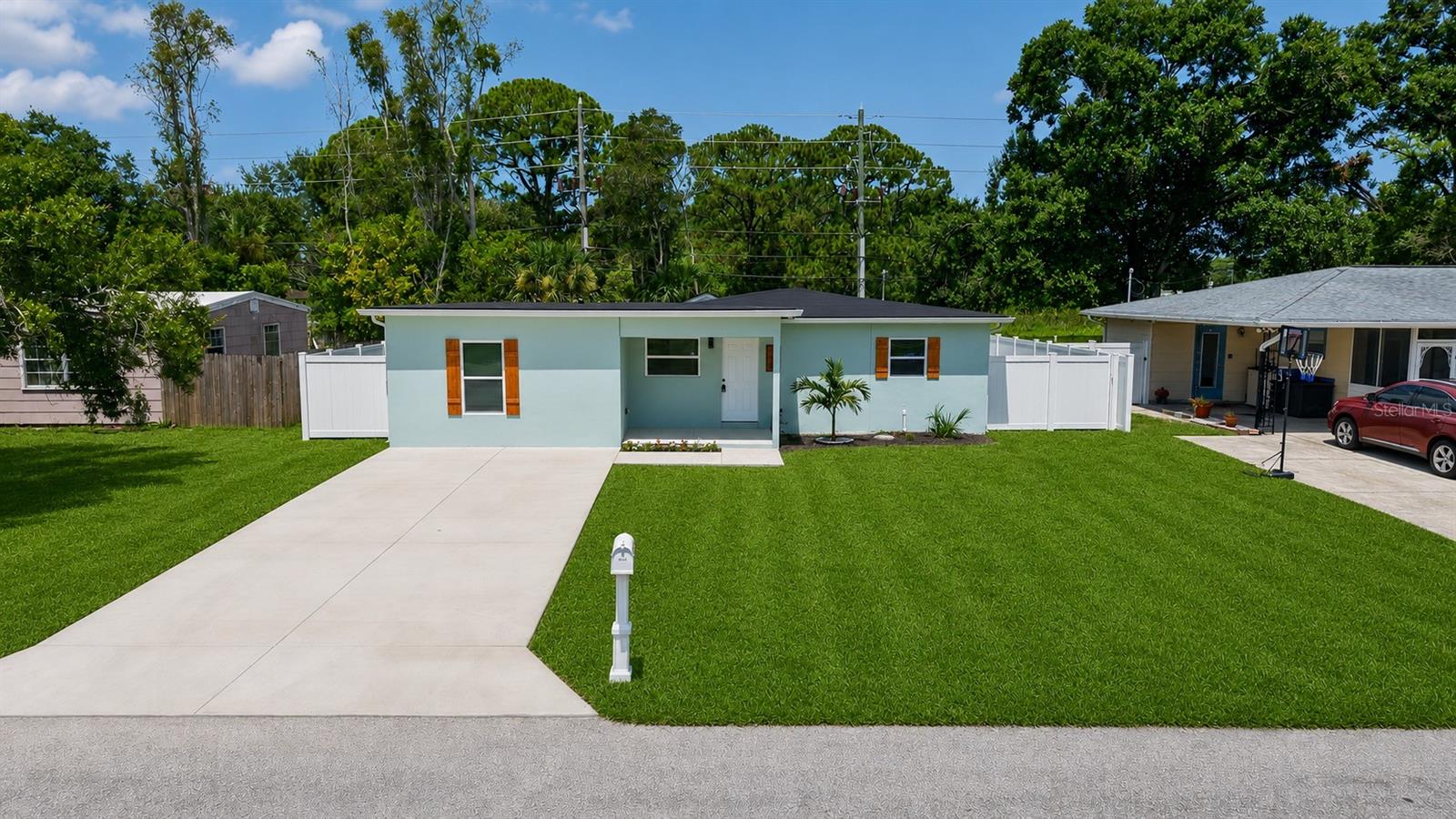 106 Melody Ln, Largo, FL 33771