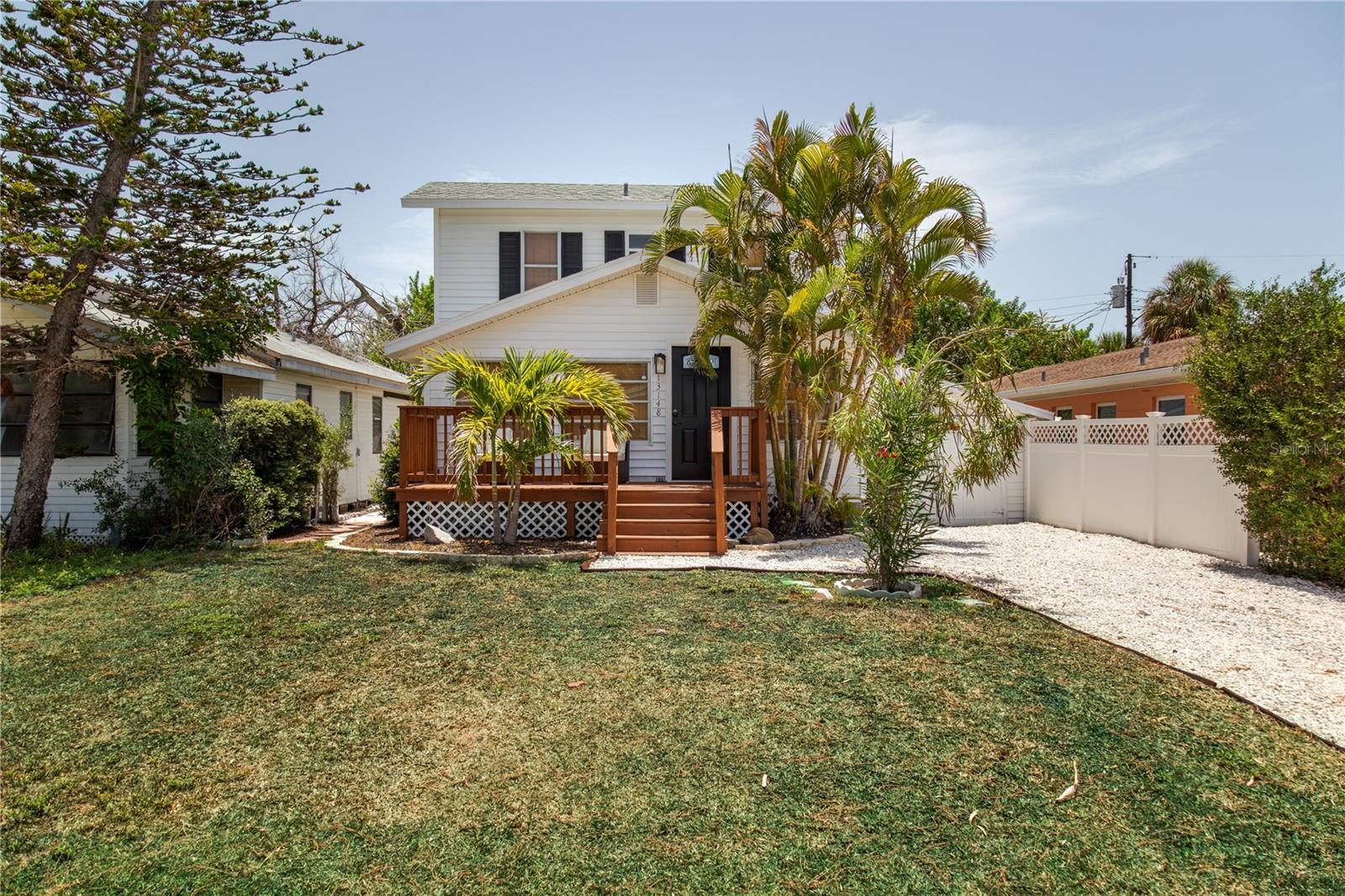 13148 3rd St E, Madeira Beach, FL 33708