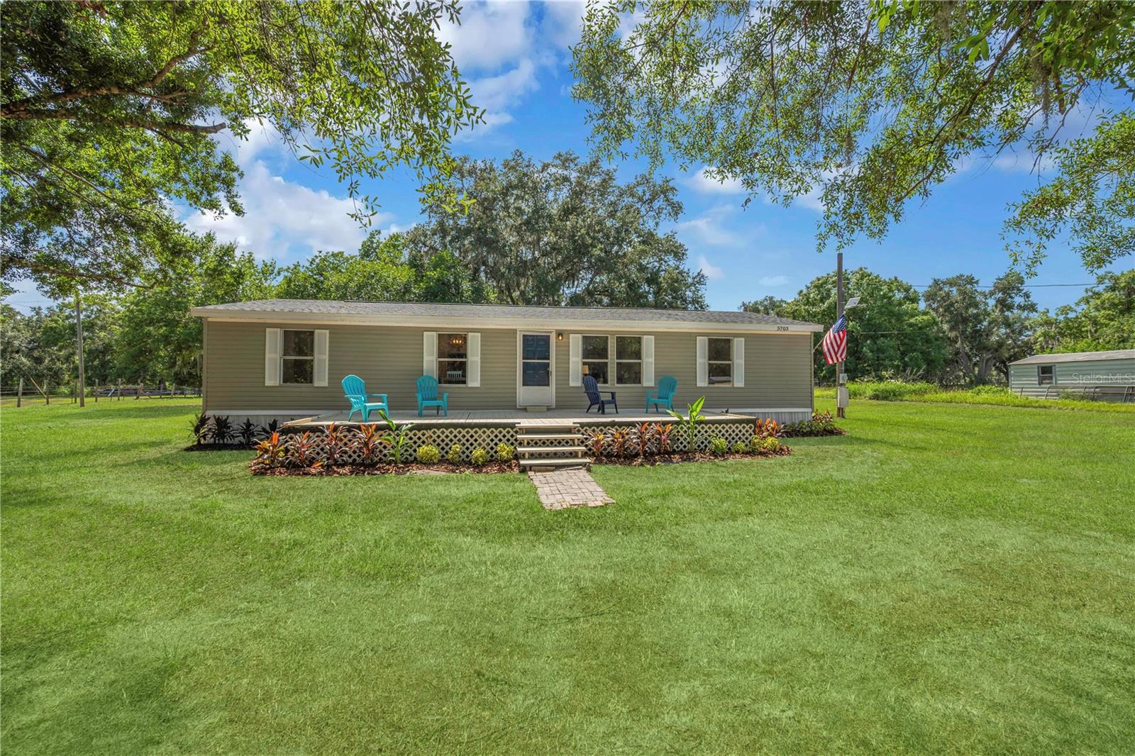 5703 Luckasavage Rd, Plant City, FL 33567