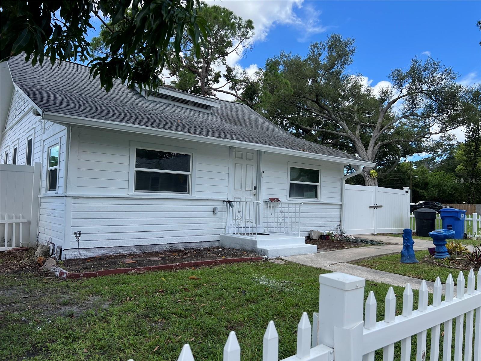 526 14th Ave S, St Petersburg, FL 33701
