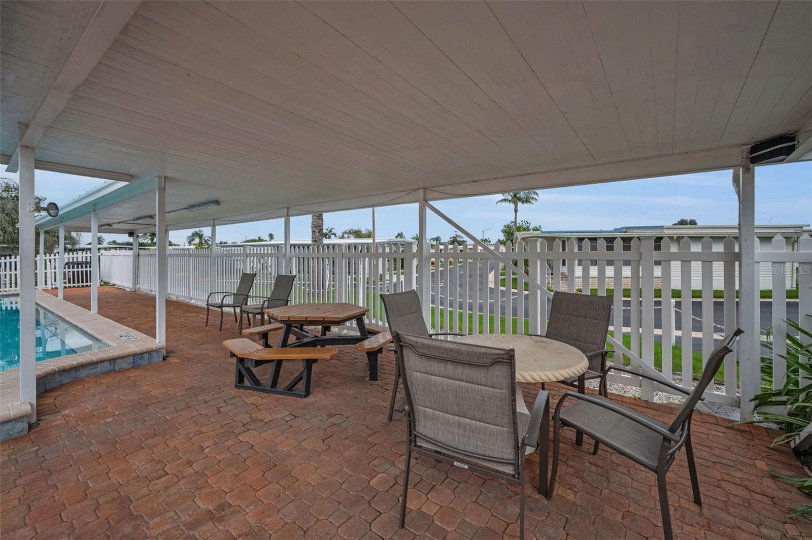 10539 Tahitian Ln #112, Largo, FL 33773