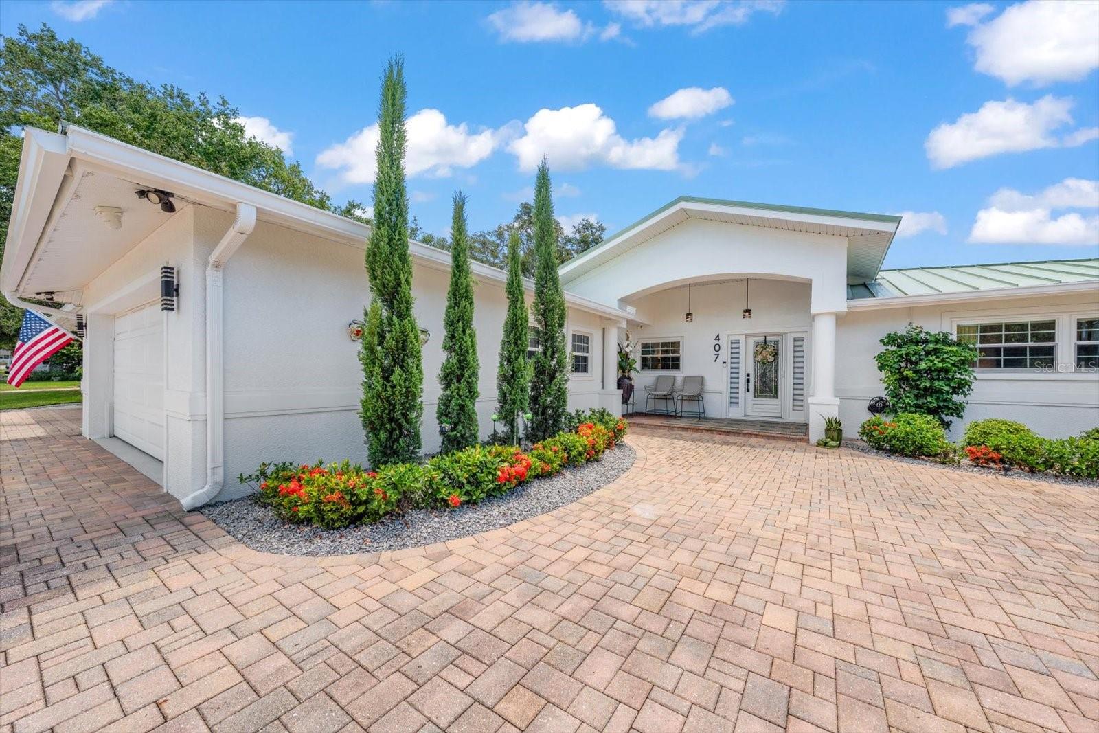 407 Harbor View Ln, Largo, FL 33770
