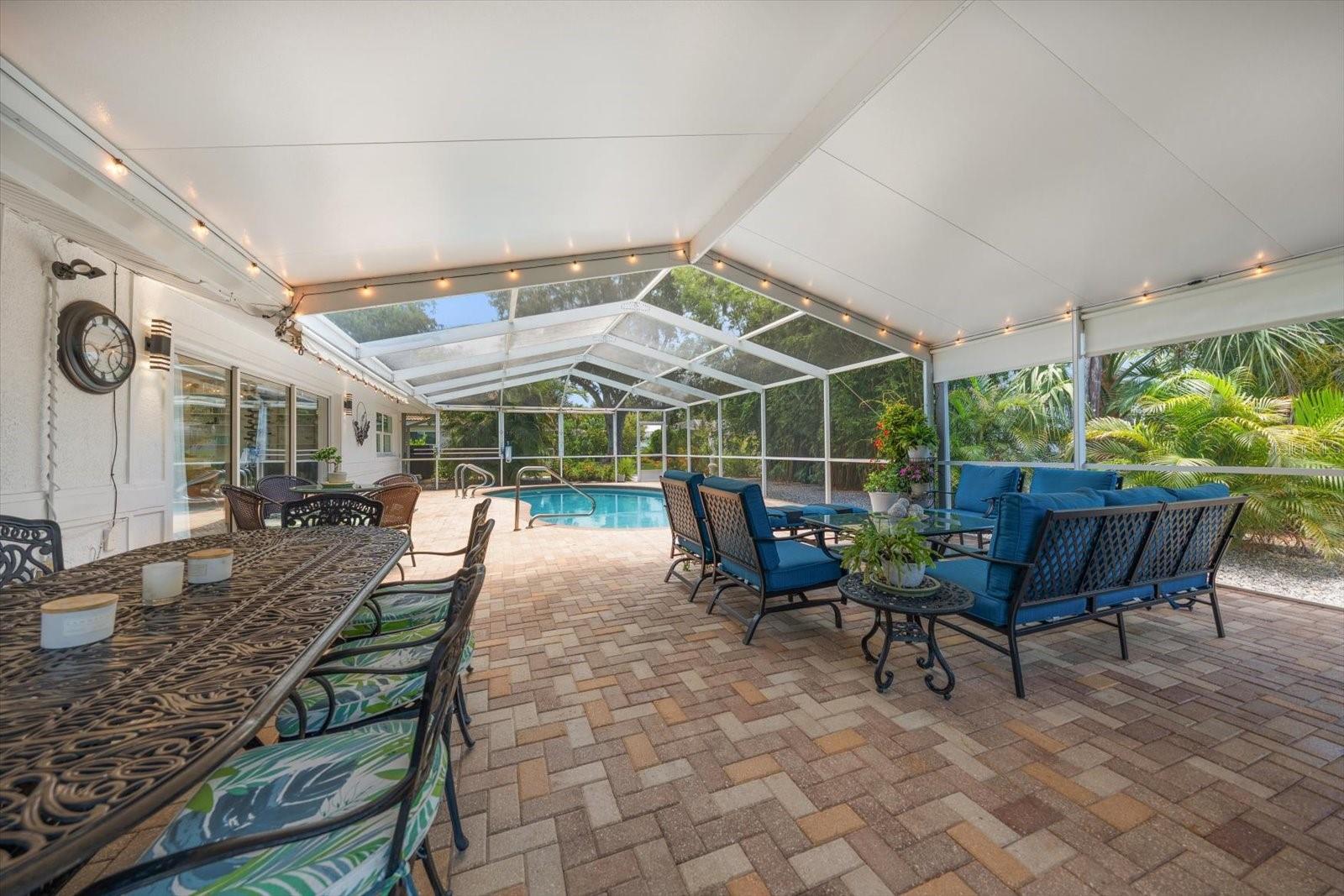 407 Harbor View Ln, Largo, FL 33770