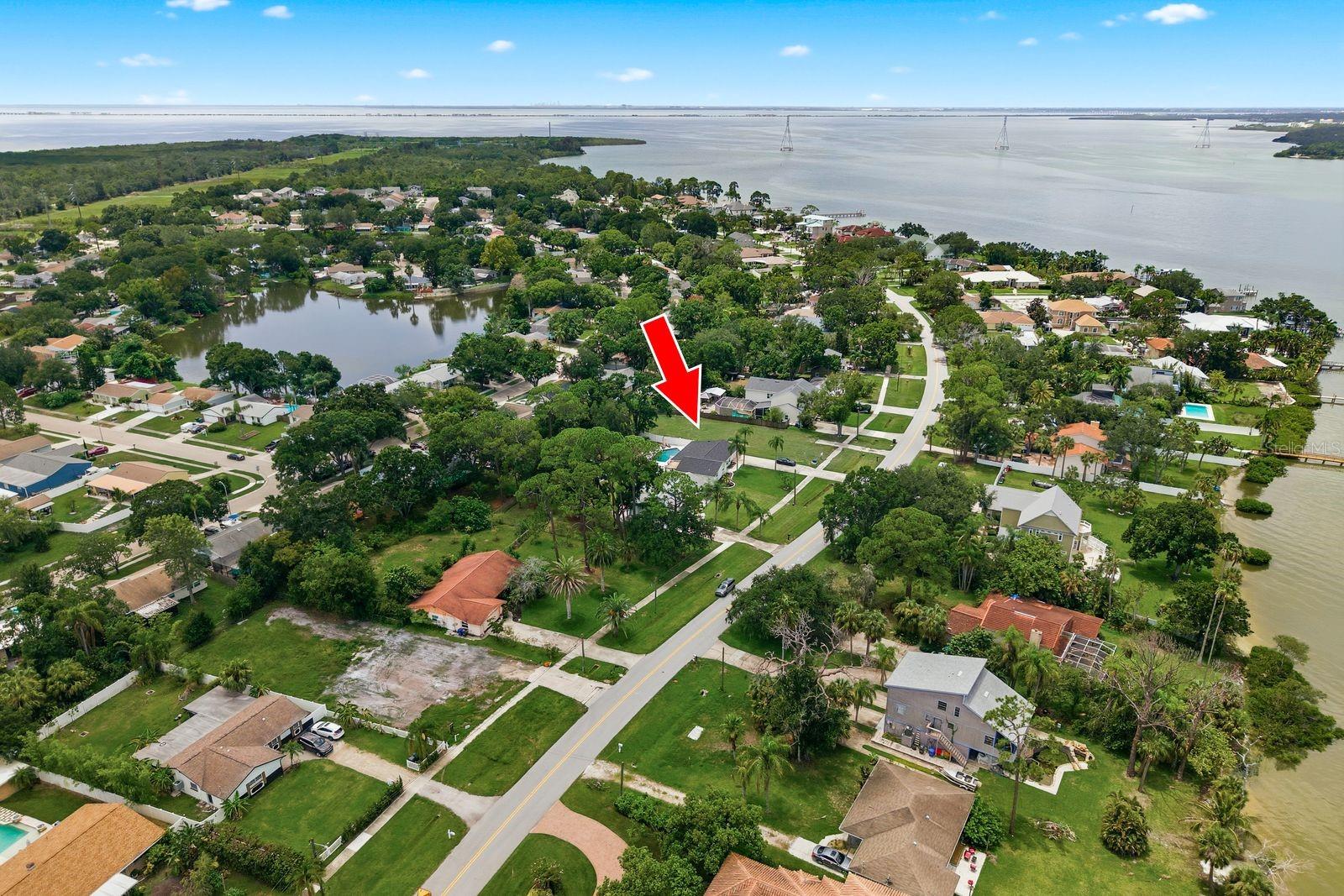 601 Shore Dr E, Oldsmar, FL 34677