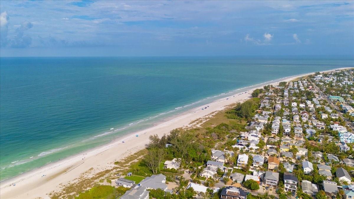 508 83rd St, Holmes Beach, FL 34217