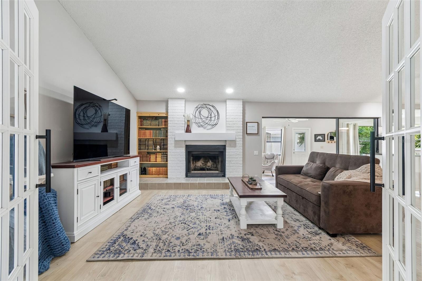 525 Walker Rd, Safety Harbor, FL 34695