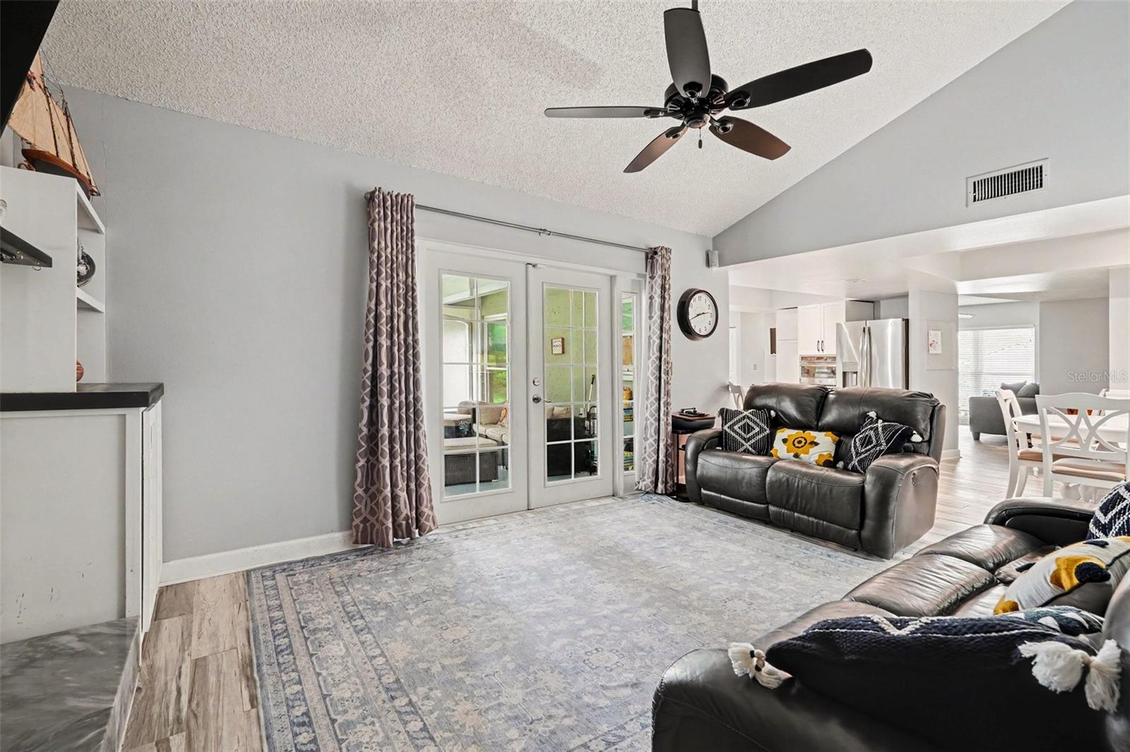 9303 Rolling Ridge Pl, Tampa, FL 33637